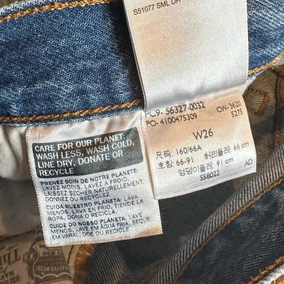 Levi’s 501 Original High Rise Short - Picture 5 of 5